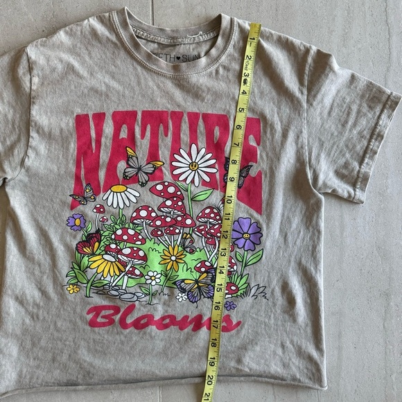 Fifth Sun Mushroom Nature Blooms Nature Crop T-Shirt Size S - Picture 6 of 6